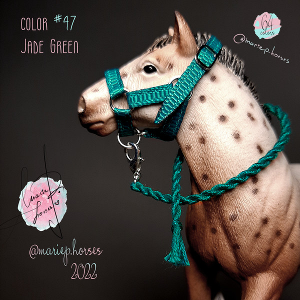 336-IU-schleich-horse-tack-accessories-model-toy-halter-and-lead-rope-MariePHorses.png