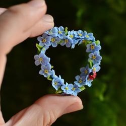 Brooch Heart of forget-me-nots