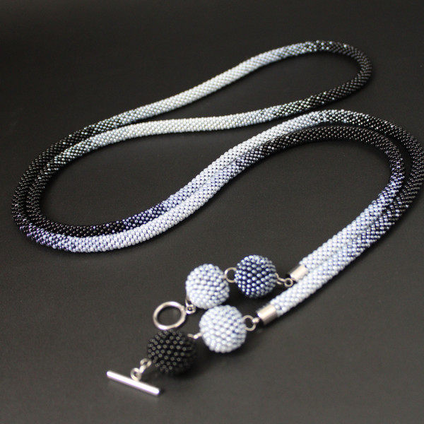 beaded-necklace-for-women.JPG