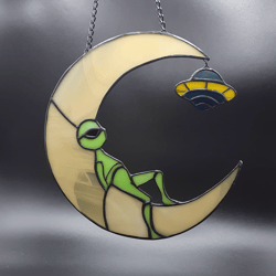 ufo suncatcher, ufo stained glass, stained glass window hangings, alien ornament moon, alien stained glass suncatcher
