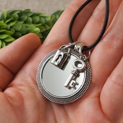 Round Glass Mirror Evil Eye Necklace Silver Mirror Key and Lock Charm Protection Amulet Pendant Necklace Jewelry 7559