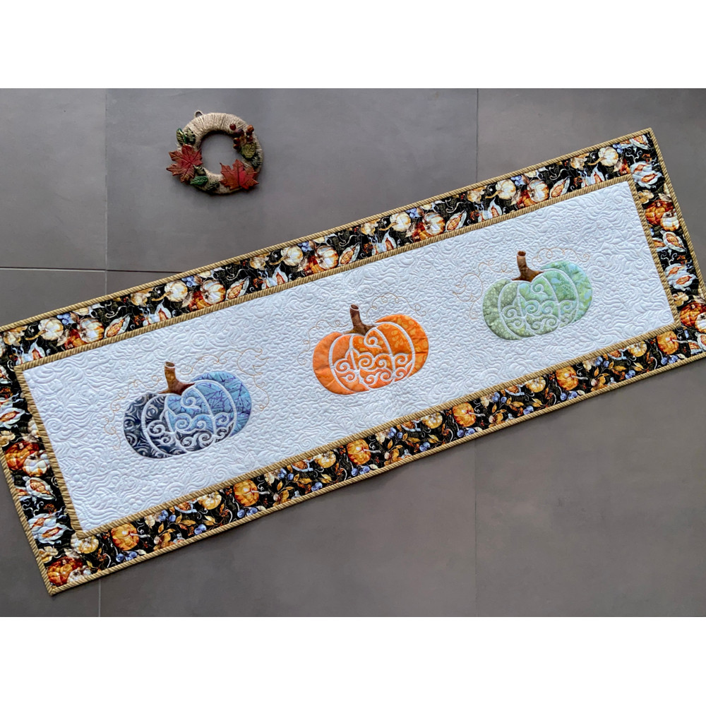 quilted table runner .ru.jpg
