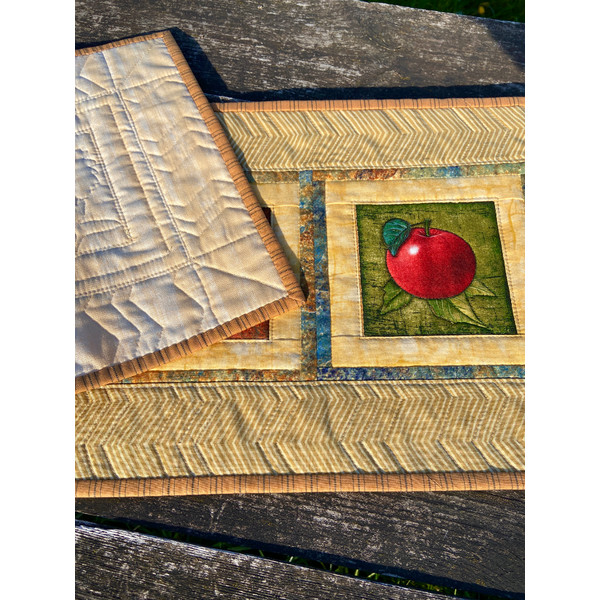 fall quilted table runner 4.ru.jpg
