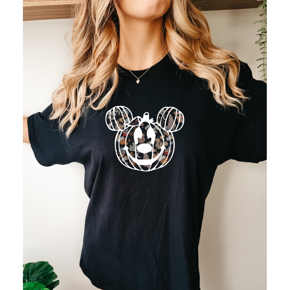 Comfort colors Disney Pumpkin Family Shirts, Halloween Couple T-Shirts, Mickey Minnie Halloween Gift Tee, Pumpkin Shirt for Disney Vacation,.jpg