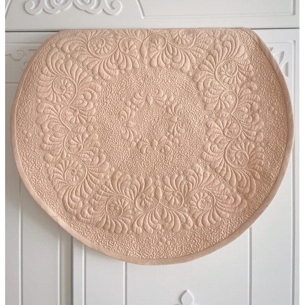Round Table Table Topper ROUND QUILTED TABLE TOPPER, Centerpiece neutral. ROUND QUILT - Inspire ...