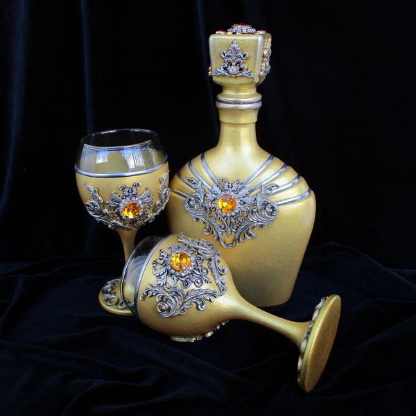 decorative-golden-bottle.JPG