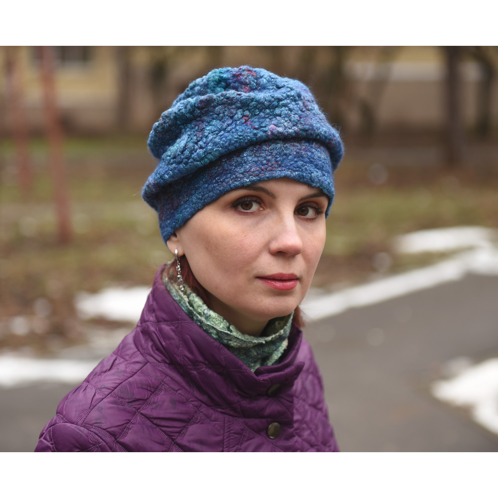 woman-in-blue-hat