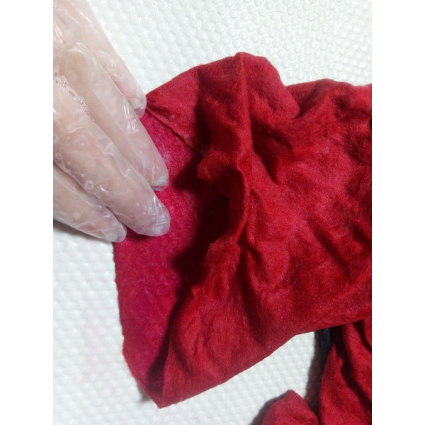 Mittens-pattern-dragon-gift-handmade-wool-DIY-tuturial-masterclass-wool-mitts-felting 7.jpg