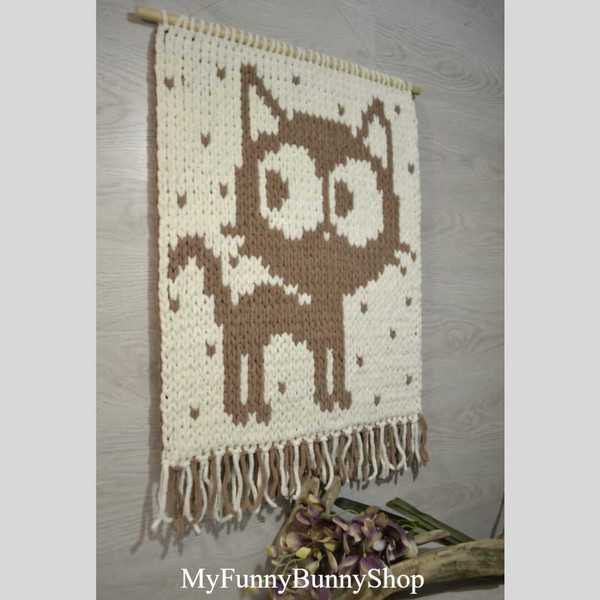 finger-knitted-wall-hanging-decor-pattern.png