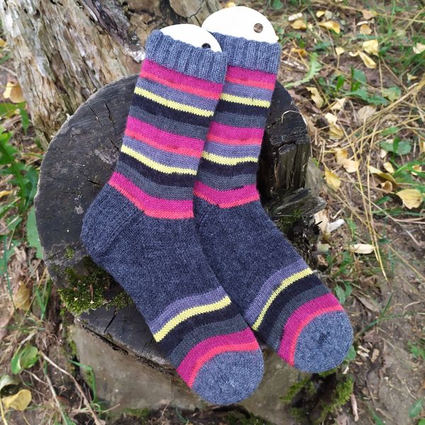 Warm-striped-unisex-handmade-socks-2.jpg