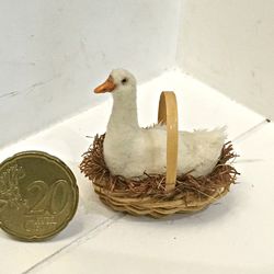 Dollhouse miniature 1:12 Goose in the basket
