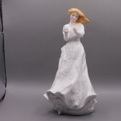 Royal Doulton from the classics range, Collectible Royal Doulton, comes in presentation box