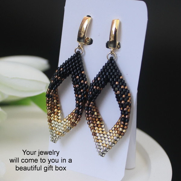 seed-bead-earrings.JPG