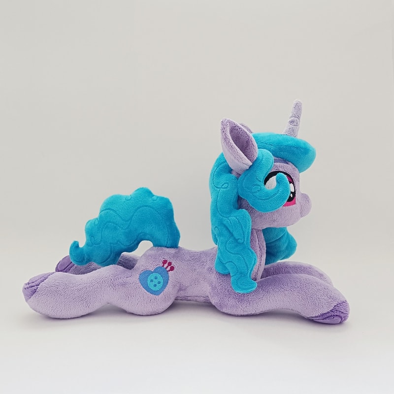 izzy-moonbow-mlp.jpeg