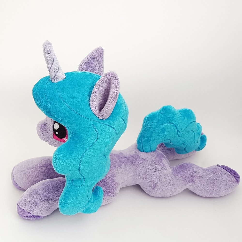 izzy-moonbow-plush-toy.jpeg