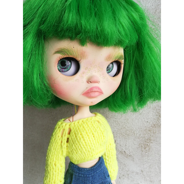 blythe-custom-doll-sculpting-alien-dark-green-hair-white-skintone-tbl-ooak-sculpt-face-1.jpg