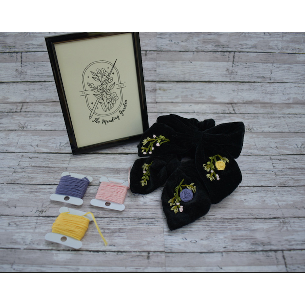 Black Scrunchie DMC.png