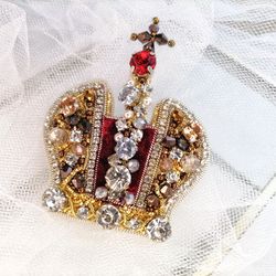 crown brooch, beaded brooch, gold brooch, handmade brooch pin, red brooch