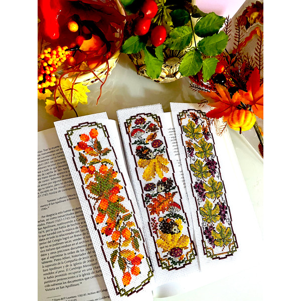 3 Autumn Bookmarks 2.jpg