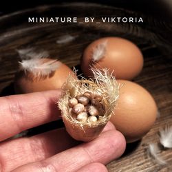 Dollhouse miniature 1:12 eggs, eggs in basket