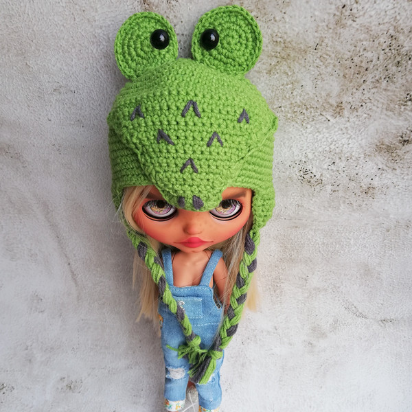 blythe-hat-crochet-green-crocodile-for-custom-blythe-monster-halloween-outfit-3.jpg