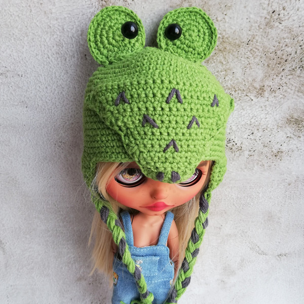 blythe-hat-crochet-green-crocodile-for-custom-blythe-monster-halloween-outfit-8.jpg
