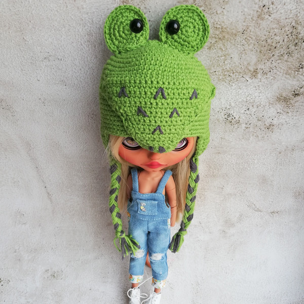 blythe-hat-crochet-green-crocodile-for-custom-blythe-monster-halloween-outfit-9.jpg