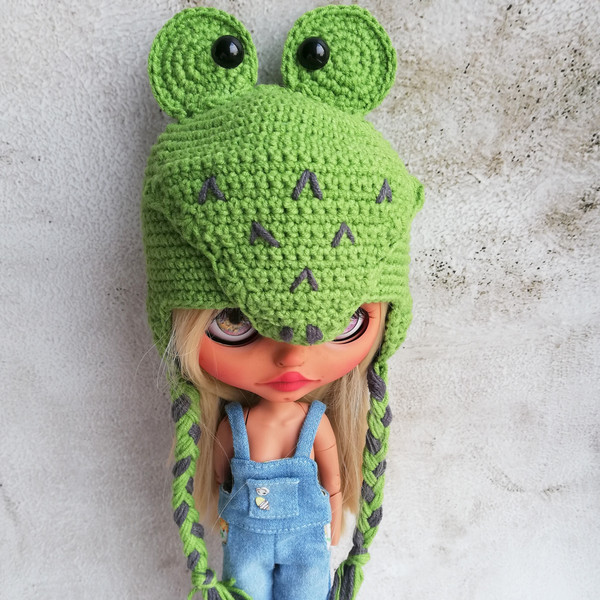 blythe-hat-crochet-green-crocodile-for-custom-blythe-monster-halloween-outfit-11.jpg