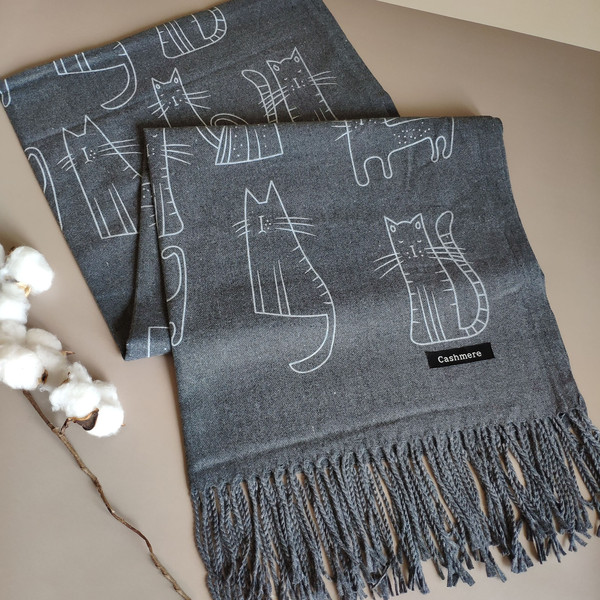 long gray scarf (20).jpg