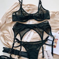 Basic Black full set, Black Lingerie, Mesh Lingerie, High quality lingerie, Estigmas lingerie