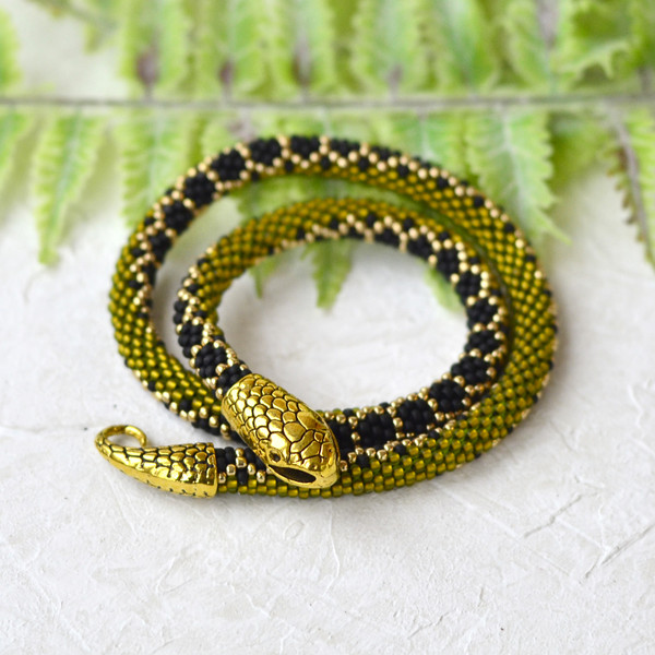olivine-snake-necklace-6.jpg