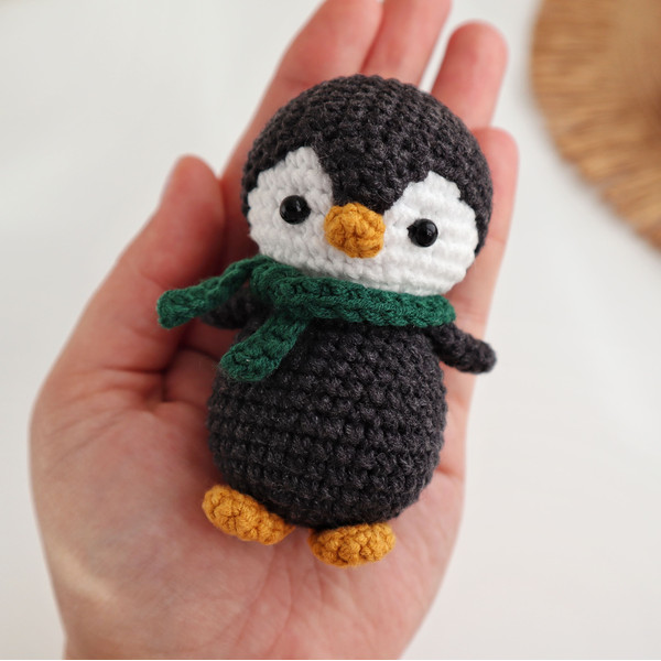 easy mini penguin amigurumi pattern.jpeg