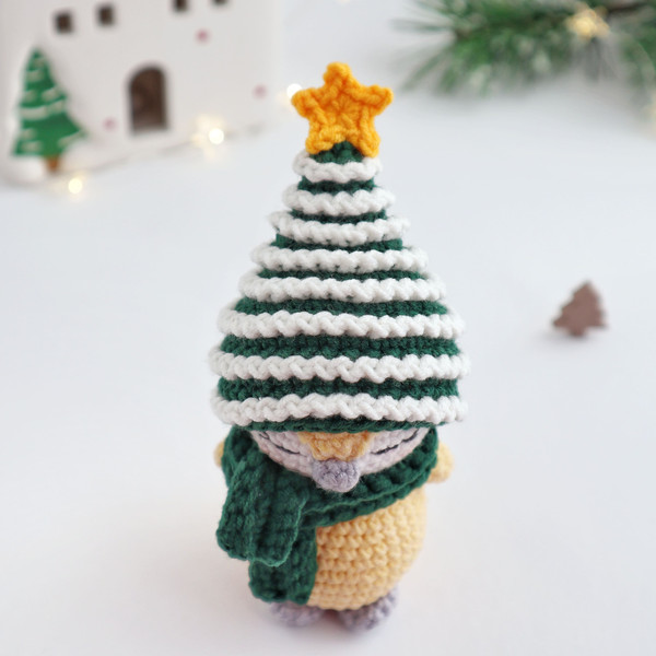 Christmas tree hat crochet pattern.jpeg