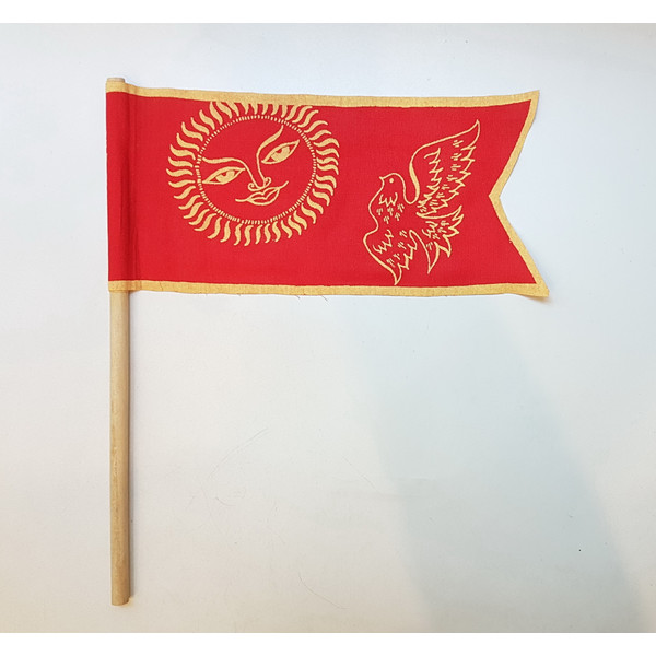 4 Vintage USSR Soviet Kid’s Flag DOVE AND SUN for Demonstration or Parade 1970s.jpg