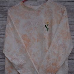 Embroidered Daisy Tie-Dye Shirt