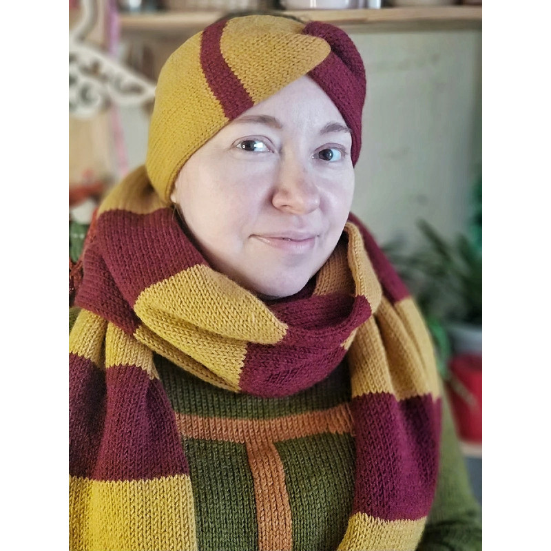 Griffindor Hand knit women Headband and Griffindor knit long scarf