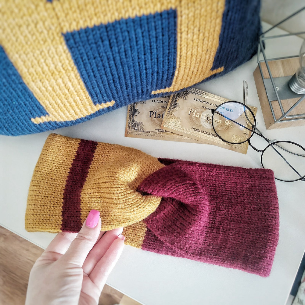 Griffindor Hand knit women Headband and Griffindor knit long scarf