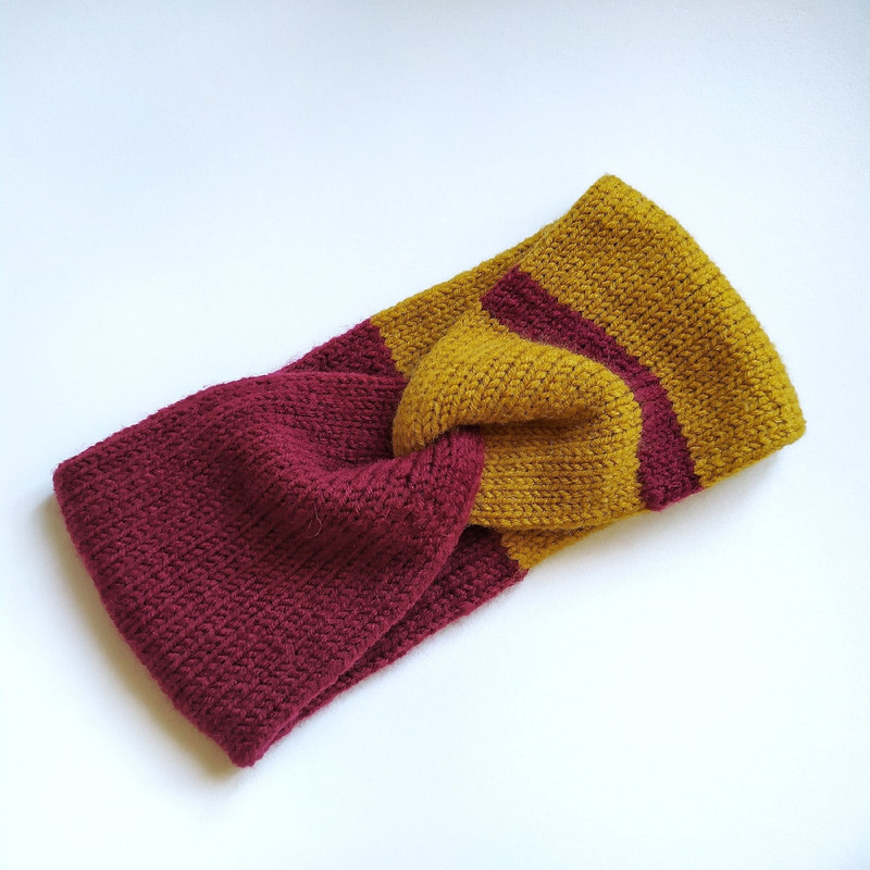 Griffindor Hand knit women Headband and Griffindor knit long scarf