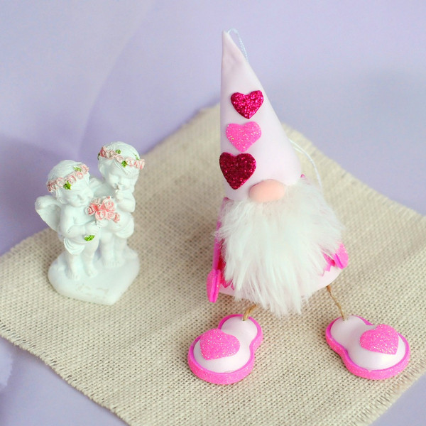 love-cute-gnome.jpg