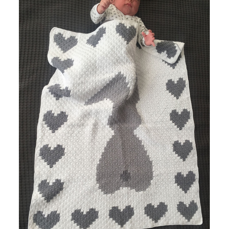 crochet-C2C-rabbit-hearts-boarder-baby-blanket-2.jpg