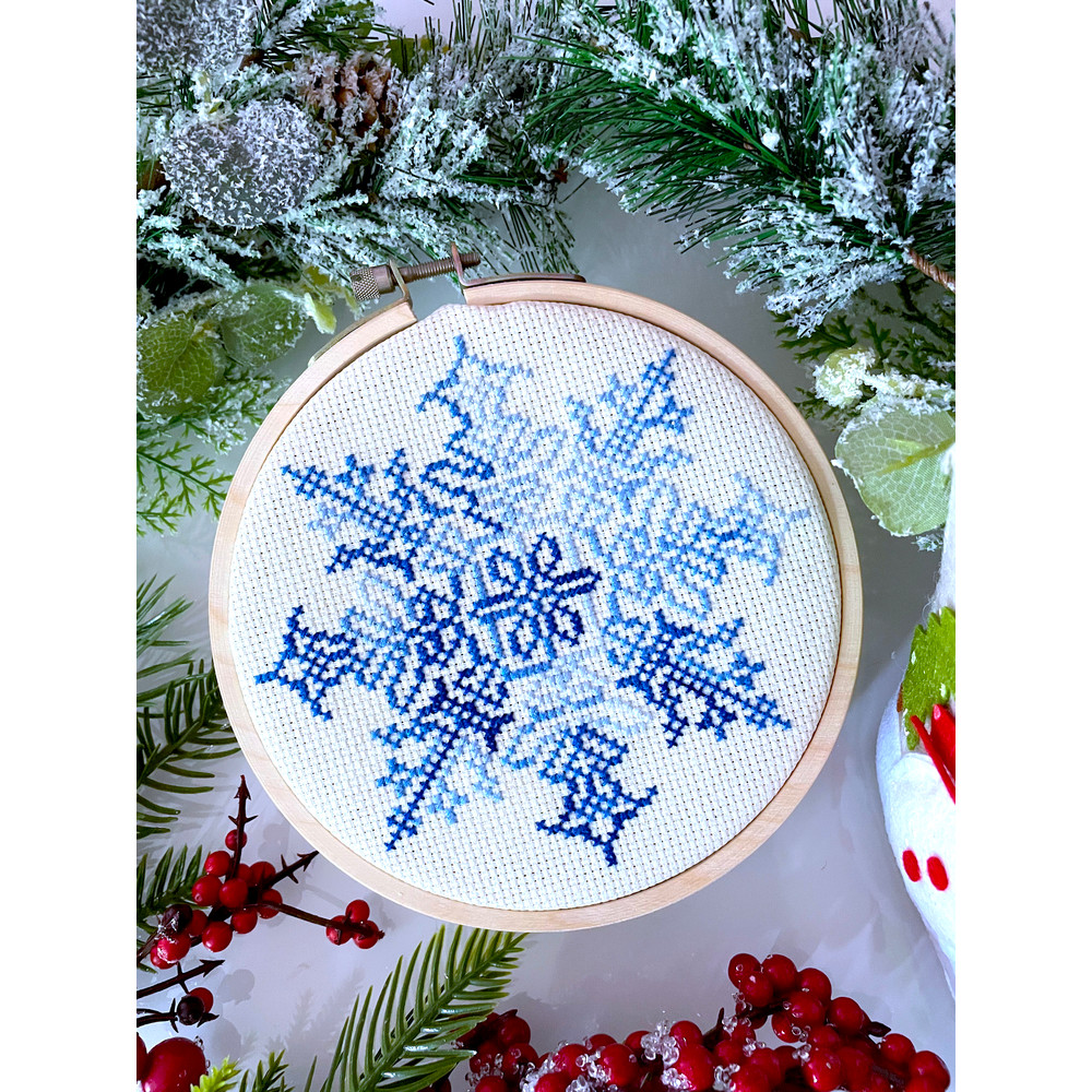 Variegated Snowflake 121 new 1.jpg
