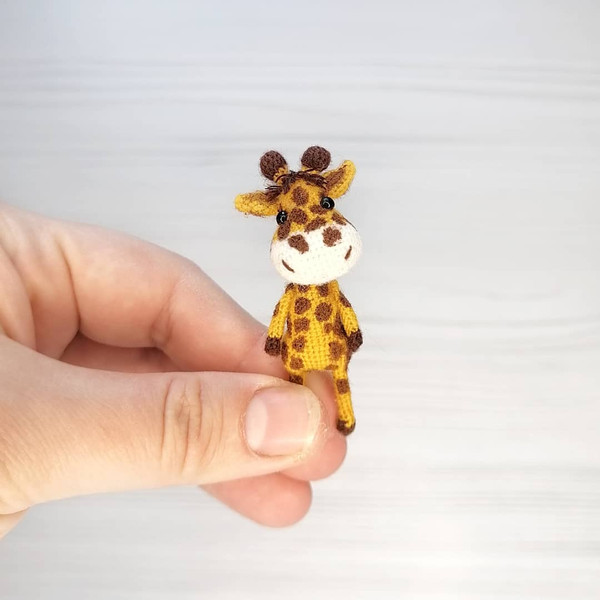 cute-little-giraffe-toy.jpg