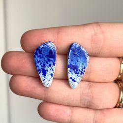 triangular wooden earrings, light wooden earrings, earrings hand painted wooden painted, size 1"