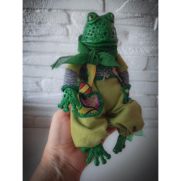 handmade- frog1.jpg