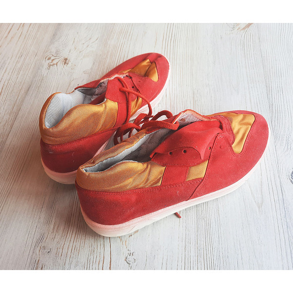 red_orange_sport_shoes7.jpg