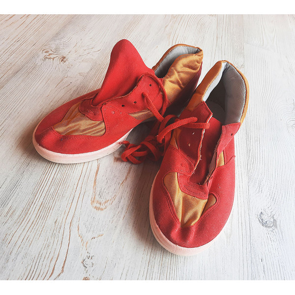 red_orange_sport_shoes6.jpg