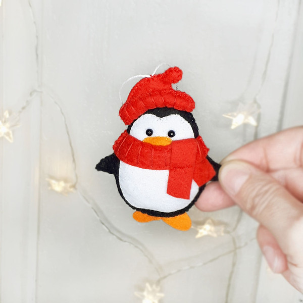 Stocking Stuffer for Kids , Penguin Felt Christmas Decor Pattern.jpg