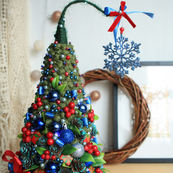 Mini-Christmas-tree-tabletop-tree-Blue-redtree.jpg
