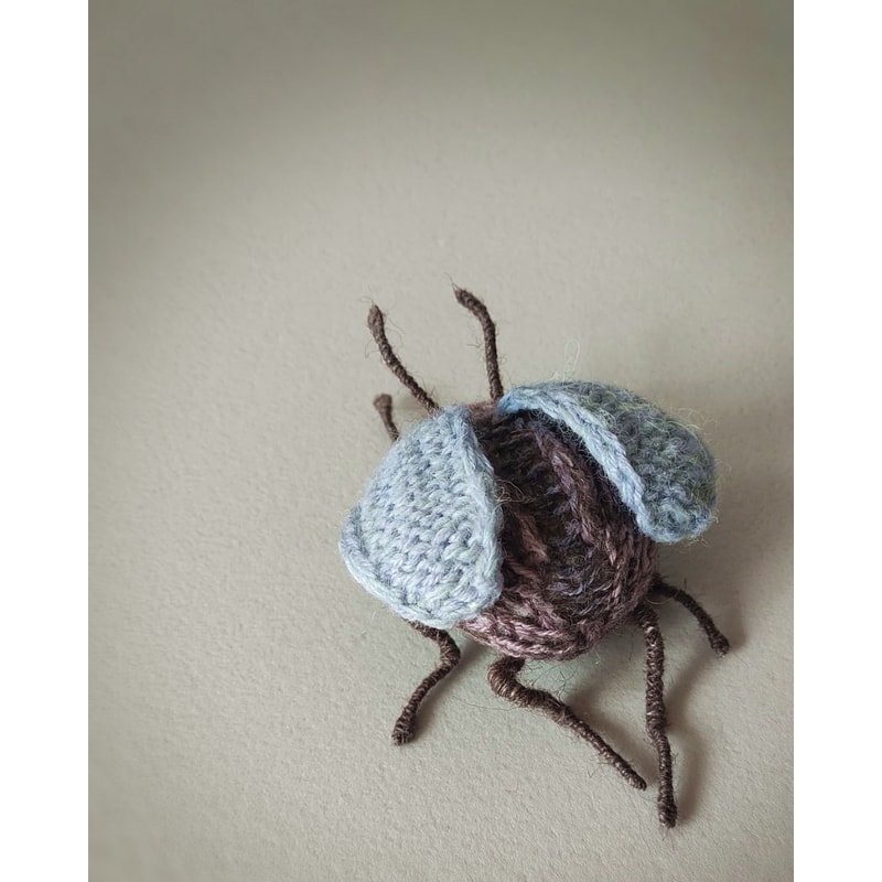 knitted beatle brooch realistic knitting pattern 7.jpeg