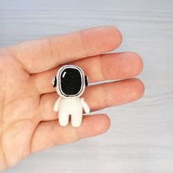 Astronaut miniature toy, space astronaut figurine, mini spaceman, cosmonaut figurine, dollhouse miniature, stuffed toys